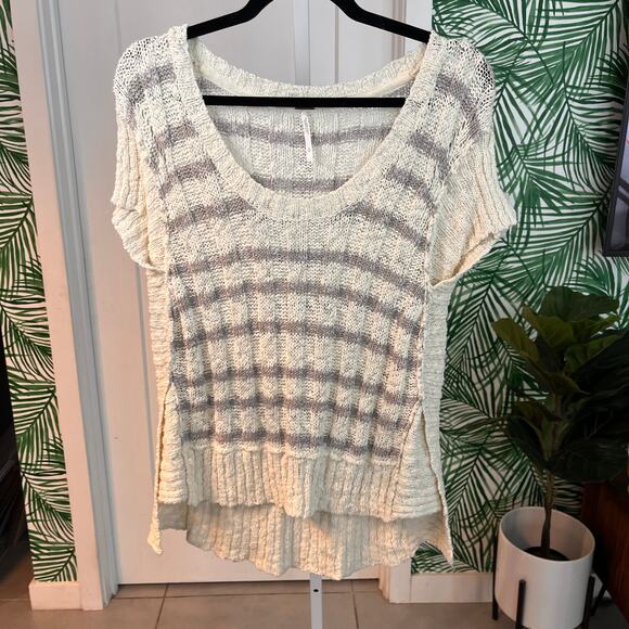 Free People Gray & Cream Striped Chunky Knit Short Sleeve Sweater Top Size Small - Picture 2 of 10